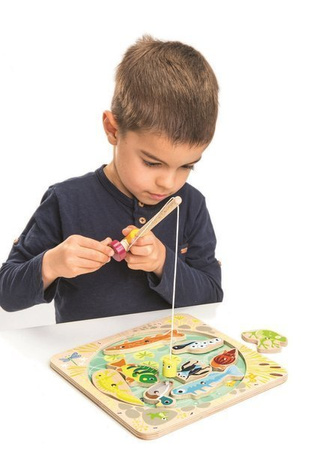 Hölzernes Spiel zum Eintauchen in den Teich von Tender Leaf Toys